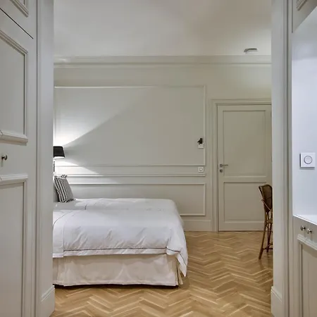 Blanc Boutique Guest House 4* 斯利马