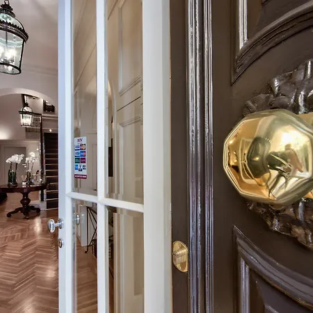 Blanc Boutique Guest House 4*